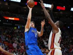 掀翻东部第一！东契奇21+10独行侠逆转热火 巴特勒空砍29+10