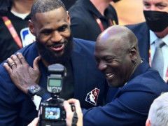 詹姆斯复刻乔丹经典后仰绝杀 重现6年前骑士夺冠经典言论