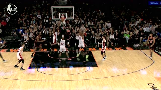 【2022年02月26日 热火vs尼克斯集锦】较上劲了！阿德巴约守株待兔遮天大帽再吃兰德尔