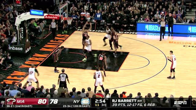 【2022年02月26日 热火vs尼克斯集锦】极限对飙！巴雷特华丽后仰巴特勒失衡上篮予以反击