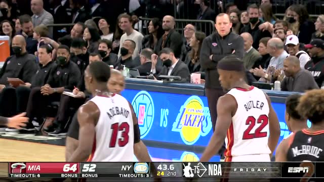 【2022年02月26日 热火vs尼克斯集锦】乱军从中恍恍惚惚 兰德尔连续失误反送对手两分