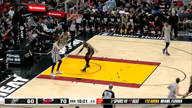 【2022年02月27日 马刺vs热火集锦】这谁能顶得住 阿德巴约空接隔扣柯林斯