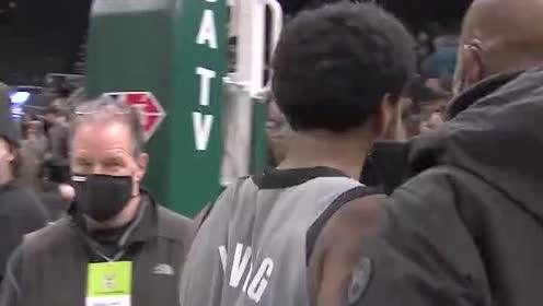 【2022年02月27日 篮网vs雄鹿集锦】欧文赛后紧紧拥抱父亲