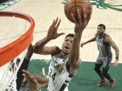 欧文38分创赛季新高！篮网复仇雄鹿