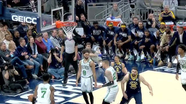 【2022年02月28日 凯尔特人vs步行者集锦】还敢再难点儿么 哈利伯顿上演天勾致敬贾巴尔