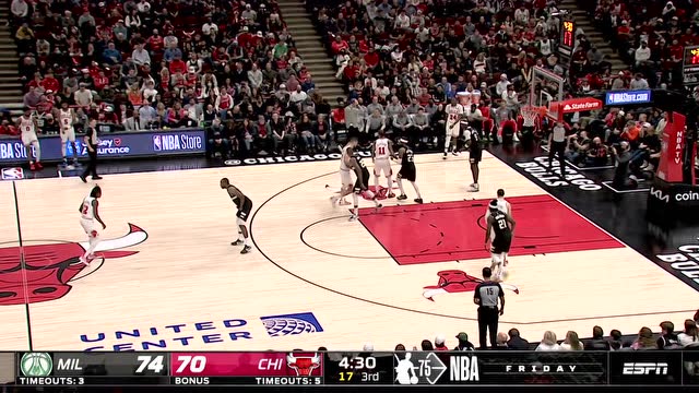 【2022年03月05日 雄鹿vs公牛集锦】吃饼吃到饱 多孙穆助拉文十秒内连续两次虐筐