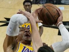 两数据赛季最高！威少准三双末节6中1 关键时刻送失误犯规