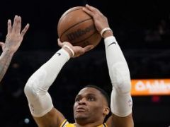 两数据赛季最高！威少准三双末节6中1 关键时刻送失误犯规