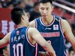 长达44天得分未上20+！易建联两中三分+暴扣难阻溃败 大哥真老了