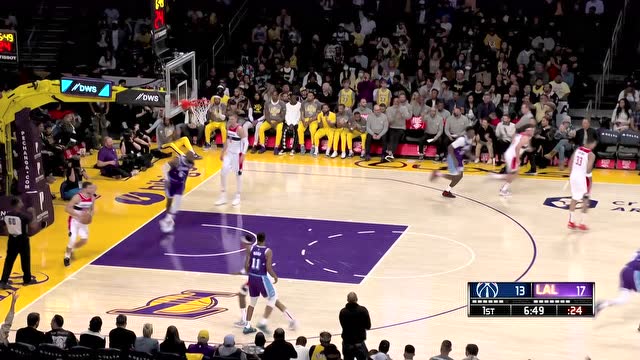 【2022年03月12日 奇才vs湖人集锦】给大哥上甜品 詹姆斯接球起飞单臂劈扣