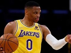 詹姆斯单场50分的夜晚 他在替补席上被球迷狂嘘