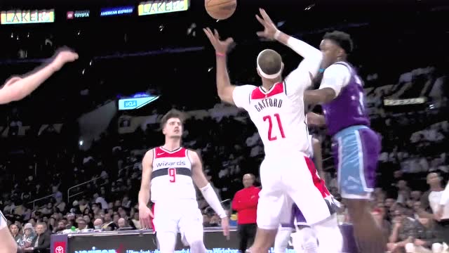 【2022年03月12日 奇才vs湖人集锦】一个字就是干 加福德转身暴扣暴戾无仁