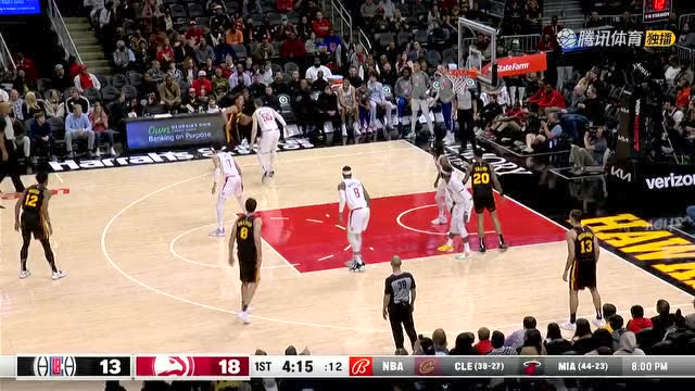 【2022年03月12日 快船vs老鹰集锦】观众席激情澎湃狂鼓掌！特雷杨无惧单打中距离迎射哈腾