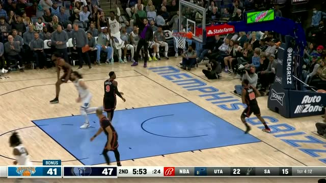 【2022年03月12日 尼克斯vs灰熊集锦】时间不多了怎么办？贝恩不讲理撤步三分轰炸篮筐