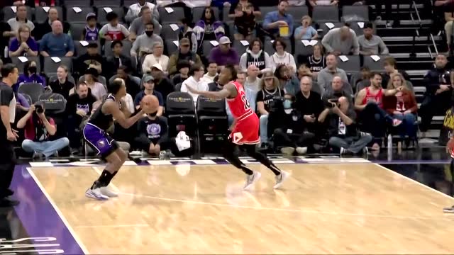 【2022年03月15日 公牛vs国王集锦】拉文撤步大号三分穿网 福克斯外线百步穿杨强势回应