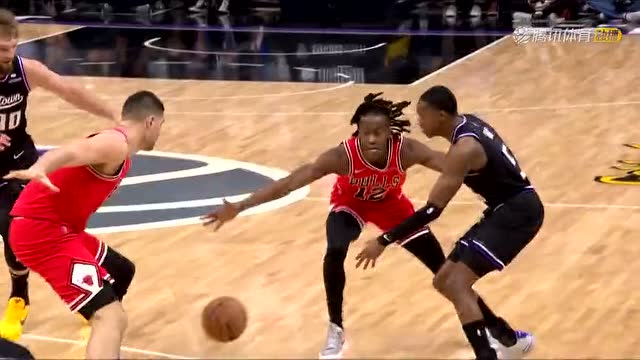 【2022年03月15日 公牛vs国王集锦】闲庭信步无视防守 萨博尼斯接球顺下轻松打板上篮