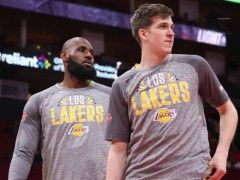 湖人收获三射手 三人在场便可赢球 场均正负值高达9.9