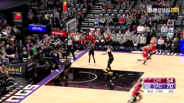 【2022年03月15日 公牛vs国王集锦】内线秀出灵巧脚步 武切维奇转身勾手单打萨博尼斯