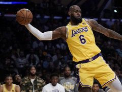 全美热搜第一！詹姆斯赛后拒绝接受采访 克六调侃：湖人球迷很忠诚