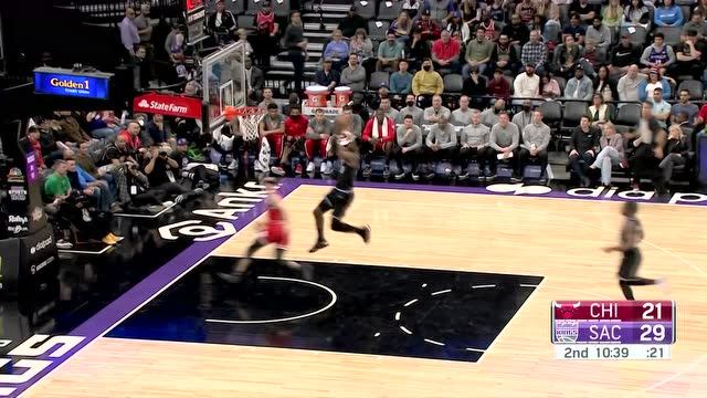 【2022年03月15日 公牛vs国王集锦】斜刺里杀出 梅图抢断反击暴扣行云流水