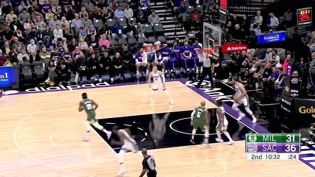 【2022年03月17日 雄鹿vs国王集锦】字母哥跳投得手 空切挑篮轻轻松松