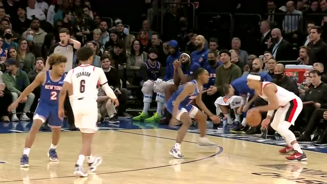 【2022年03月17日 开拓者vs尼克斯集锦】哈特直杀内线 顶着防守打成2+1