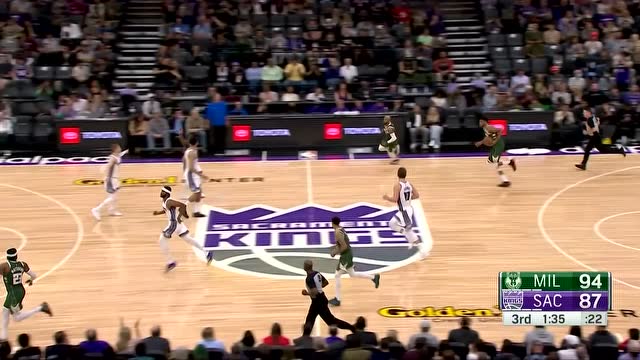 【2022年03月17日 雄鹿vs国王集锦】伊巴卡连续当背景 小萨丝滑转身上篮迪文琴佐轻巧抛射