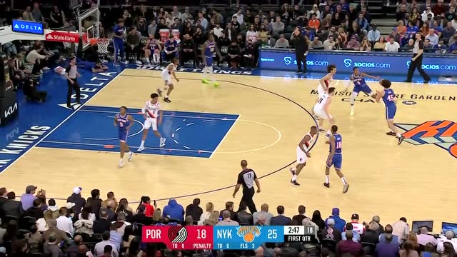 【2022年03月17日 开拓者vs尼克斯集锦】隔扣尤班！兰德尔直杀内线单臂劈扣