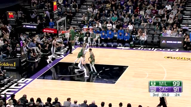 【2022年03月17日 雄鹿vs国王集锦】表情相当坚毅 字母哥罚球线跳投稳稳命中