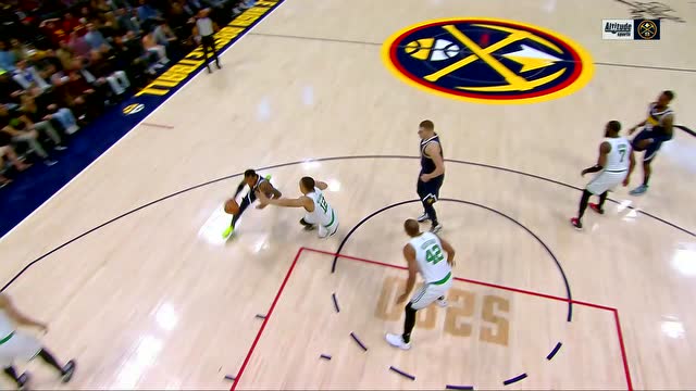 【2022年03月21日 凯尔特人vs掘金集锦】后有追兵前有堵截也吓不到我！莫里斯不惧对抗单手上篮打成2+1