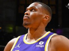 真兄弟！威少主动上前险与哈登击掌庆祝 差点忘记已是对手