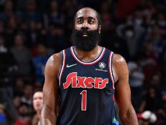 76人后卫哈登生涯常规赛助攻数超越科比 升至NBA历史榜第32位