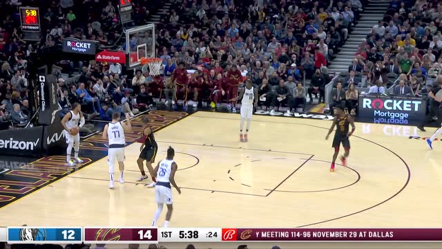 【2022年03月31日 独行侠vs骑士集锦】乐福再现经典炮弹长传 勒维尔反击接球轻松取分