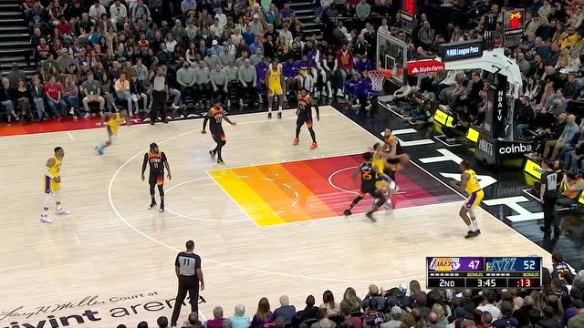 【2022年04月01日】活久见！魔兽霍华德底角撤步三分完美飚中