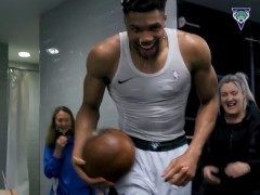 字母哥庆祝队史得分王现场：队友泼冰水！皮尔斯：当今最佳