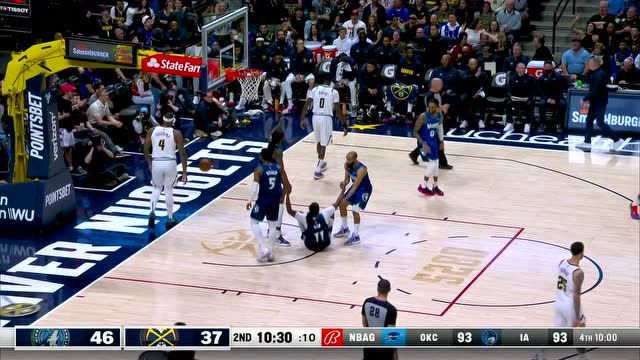 【2022年04月02日 森林狼vs掘金集锦】铁肘开路直接顶到脖子上！考辛斯无脑进攻犯规 两分钟四次犯规约老师太累了