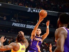 湖人再见！波波亲手了结“宿敌” 詹姆斯距离争夺得分王仍需参赛两场