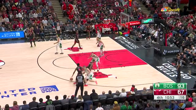 【2022年04月07日 凯尔特人vs公牛集锦】科比怀特击地妙传送香饼 汤普森接球上篮一气呵成