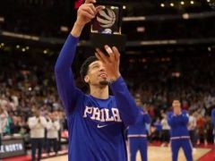 1030天等待！丹尼-格林终于领到猛龙总冠军戒指