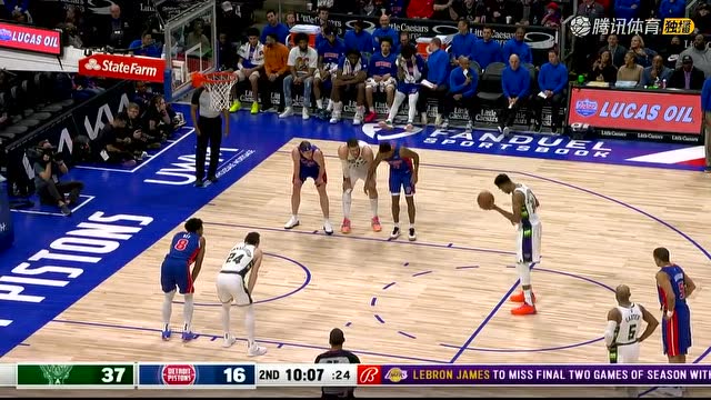 【2022年04月09日 雄鹿vs活塞集锦】字母哥发力了！持球强杀内线 人群中打成2+0