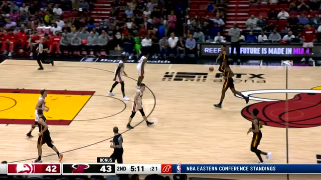 【2022年04月09日 老鹰vs热火集锦】骨子里透着傲慢和自信！特雷杨logo shot一杆进洞