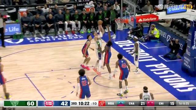 【2022年04月09日 雄鹿vs活塞集锦】助攻这下没了？字母哥吸引夹击送妙传 大洛自投自抢怒刷两分一板