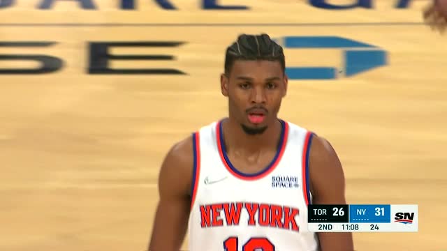 【2022年04月11日 猛龙vs尼克斯集锦】弗林小手一抛送空接 阿丘瓦一飞冲天完成空接轰炸