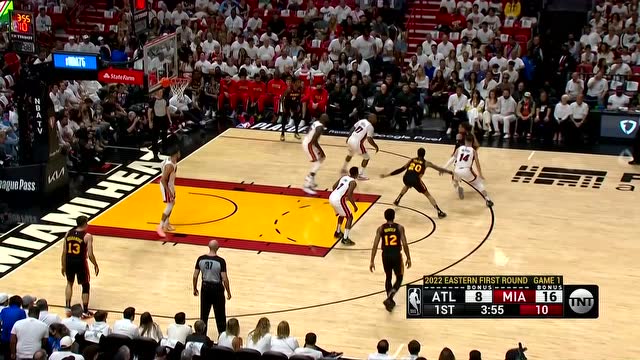 【2022年04月18日 老鹰vs热火集锦】特雷杨连线德隆怀特 外线三分应声入网