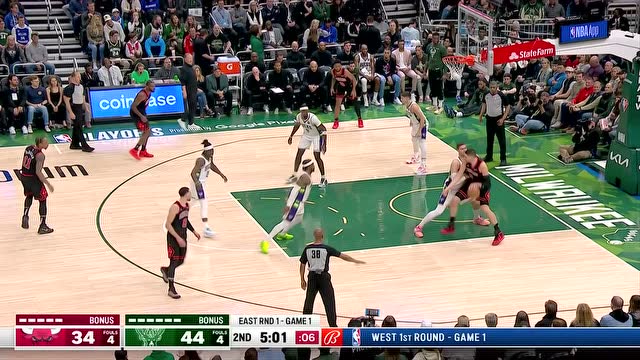 【2022年04月18日 公牛vs雄鹿集锦】及时止血！拉文一发入魂将比分追进个位数