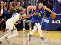 约基奇太冤！回放显示追梦早已卡位犯规 全场各种小动作躲过吹罚