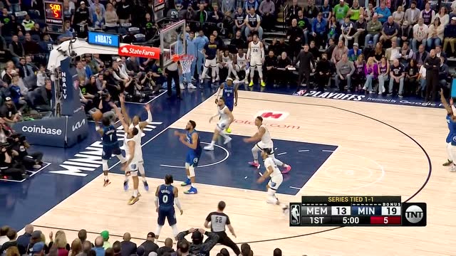 【2022年04月22日 灰熊vs森林狼集锦】爱德华兹空中拧麻花转体妙传 拉塞尔不负众望三分命中