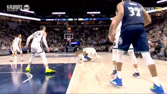 【2022年04月22日 灰熊vs森林狼集锦】骚操作秀的飞起！贝弗利滑倒后灵机一动再现麦迪式打板空接