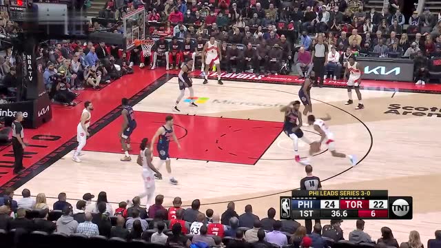 【2022年04月24日 76人vs猛龙集锦】赛迪斯杨晃倒恩比德三分入网 猛龙场外球迷炸了锅了