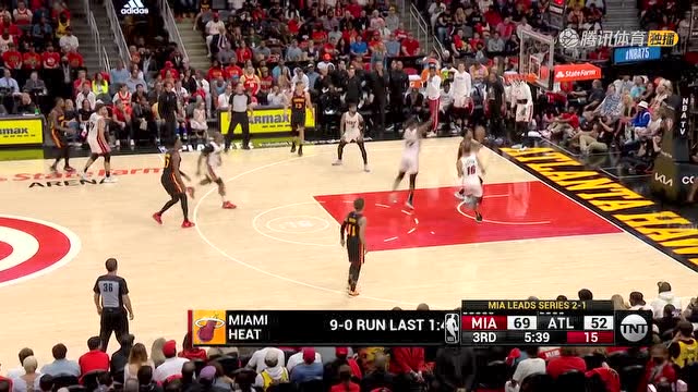 【2022年04月25日 热火vs老鹰集锦】塔克转身打板轻松得手 怀特长传助飞亨特双臂暴扣